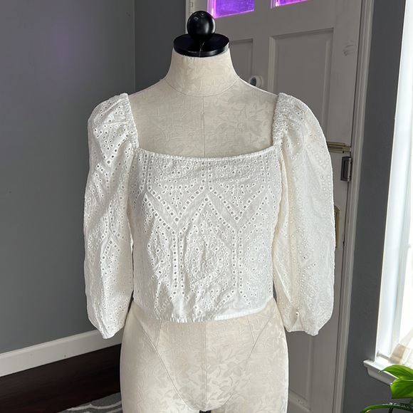 Socialite Square Neck Eyelet Crop Top - Picture 3 of 8